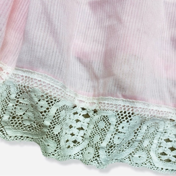 Vintage 70s/80s Girls Light Pink Lace Trim Dress with matching bonnet - Picture 5 of 9